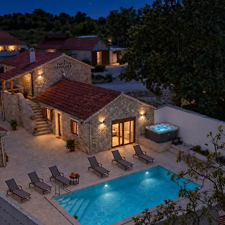 Casa vacanze Cozy In With Private Swimming Pool, Be Inside Or Outside